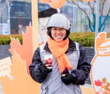 郑州太古可口可乐暖在一起公益活动_郑州太古可口可乐移动温暖小站_可口可乐圣诞节活动