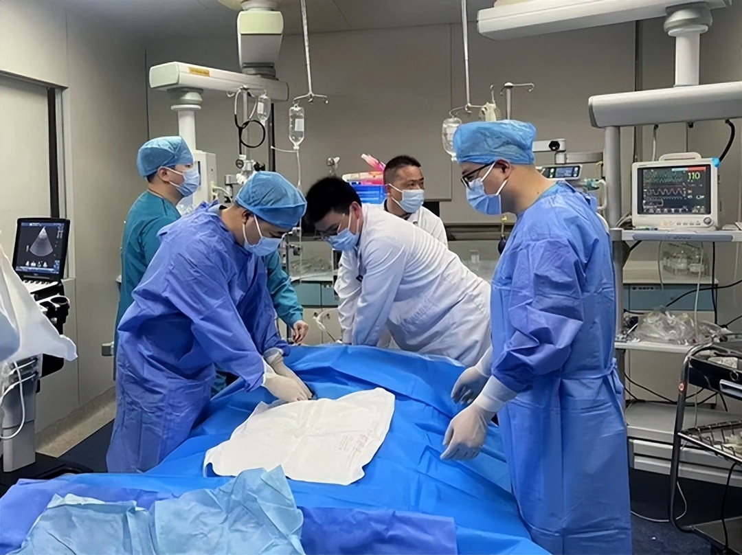 中国健康调查报告 资金_慢性病早期症状_长期透支健康