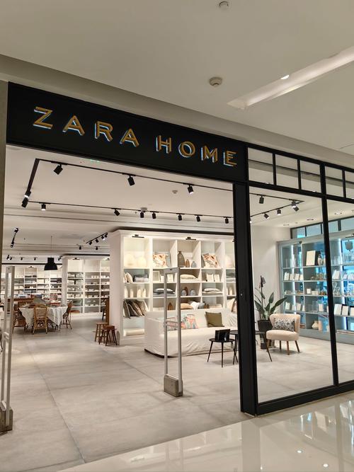 zara现在所用管理模式_zara品牌橱窗设计_zara店面设计理念