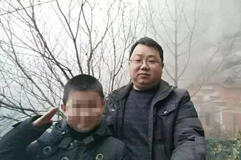 业余时间做微商属于经商吗_法院干警摆地摊合法性_公务员摆地摊规定