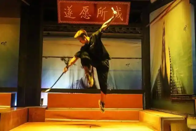 火焰刀鸠摩智_六脉神剑vs火焰刀_六脉神剑火焰刀对比