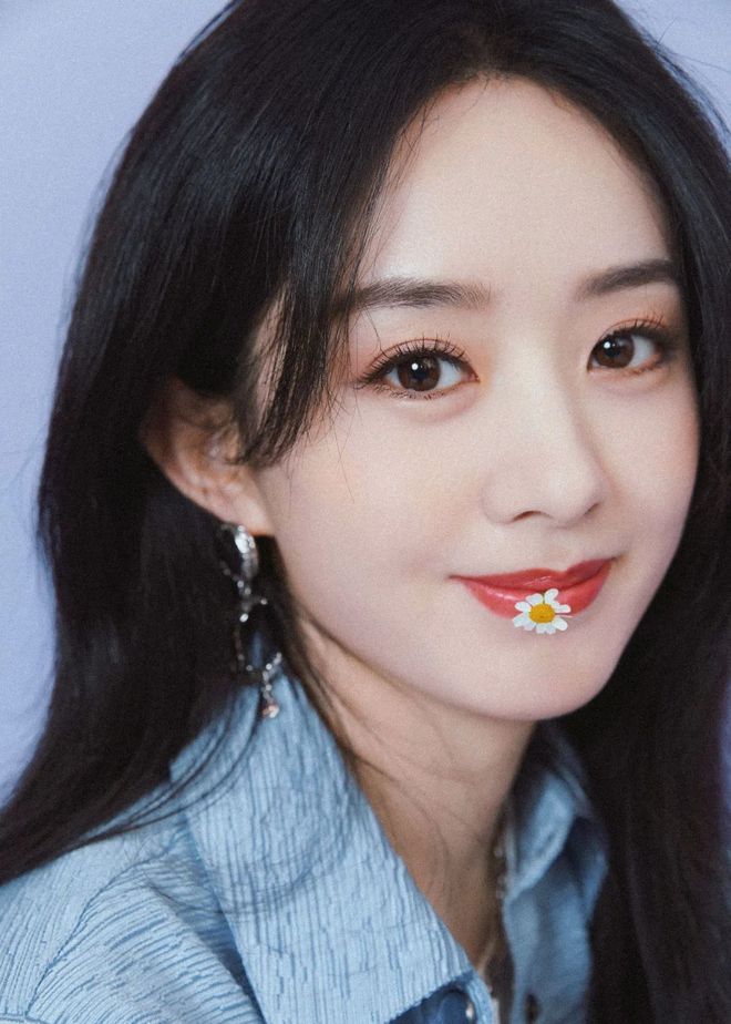 脸部变焦特效自拍他拍差距_聚拢型五官化妆技巧_自拍眼睛大