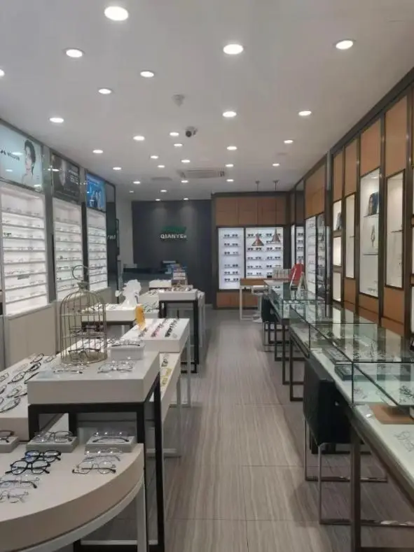 眼镜店要来多久生意好_眼镜店倒闭原因_眼镜店经营困境